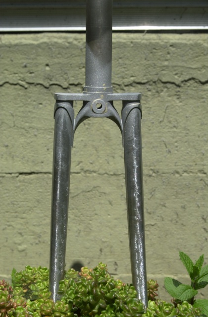 Lightweight touring fork