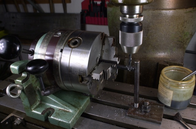 Modifications are underway to the LAN71 bottom bracket tapper to accommodate 68/73, 100 and 120mm wide bottom bracket shells.  The photo is the set screw hole drilling of the arbor rods for 68/73, 100 and 120mm length shells.  The rods can now be interchanged with the male arbor for different width bottom bracket shells.